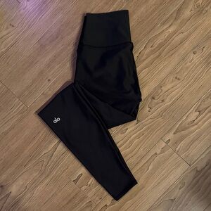 Alo Yoga Airlift Legging Black 28” Inseam Size Small Like New